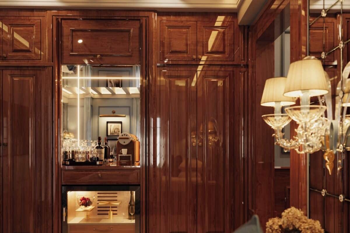 Suite (Canal) | Premium bedding, down comforters, pillowtop beds, free minibar items
