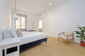 3 Schlafzimmer, Bügeleisen/Bügelbrett