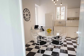 Dining - Poros Chic Seaside Neo-Classical Apartment w/ Terrace (Poros)