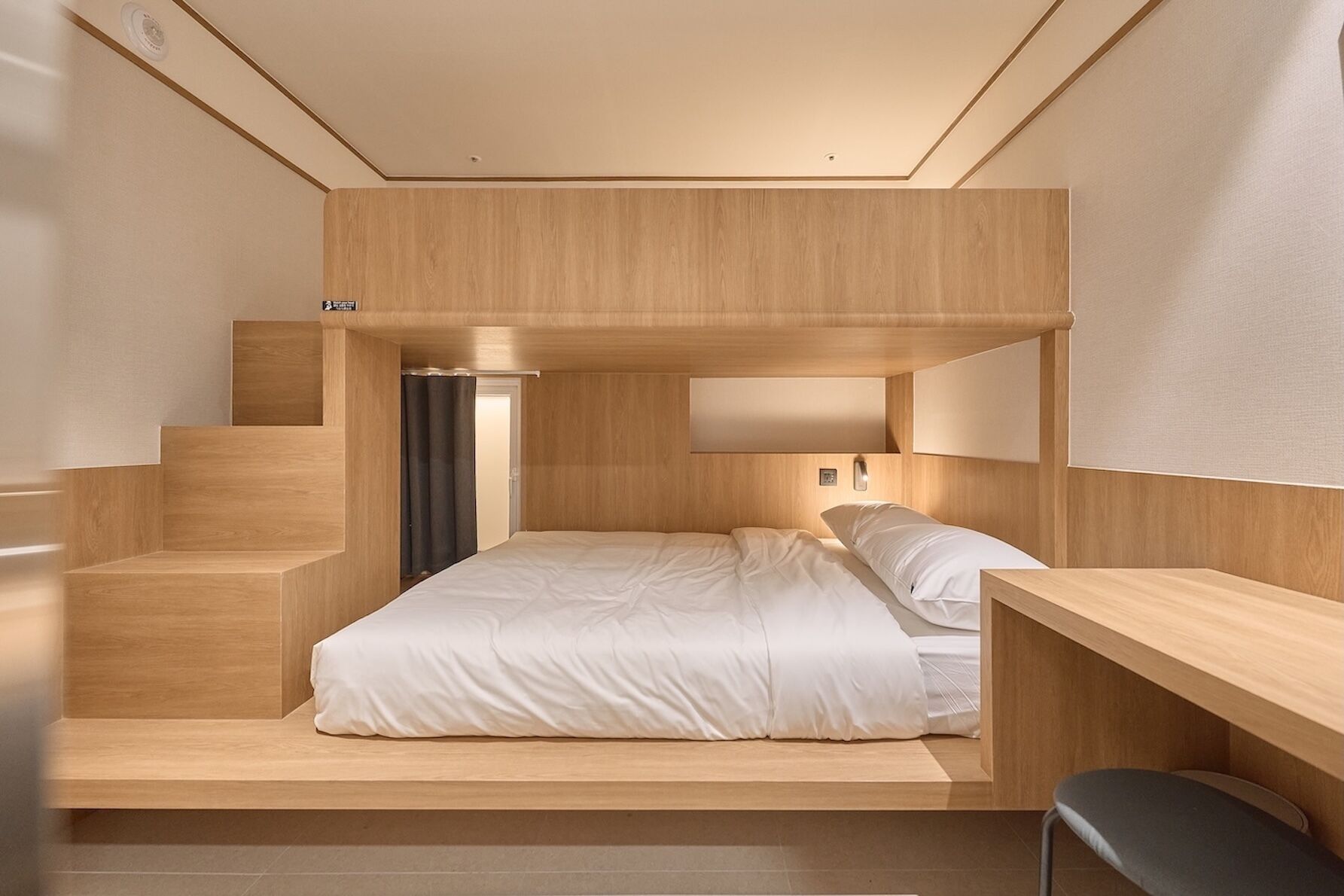 Deluxe Triple Room | Laptop workspace, blackout curtains, soundproofing, free WiFi