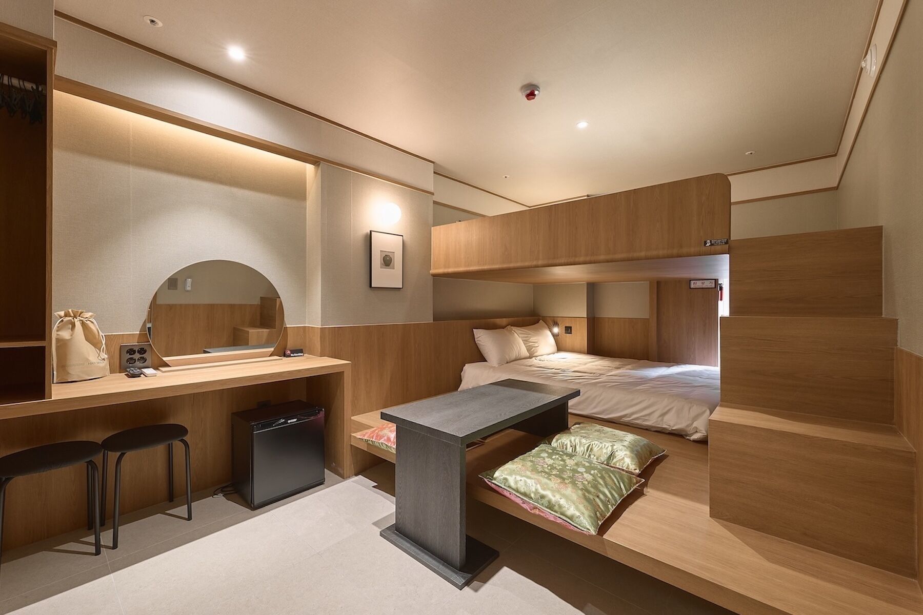 Deluxe Quadruple Room, City View | Laptop workspace, blackout drapes, soundproofing, free WiFi