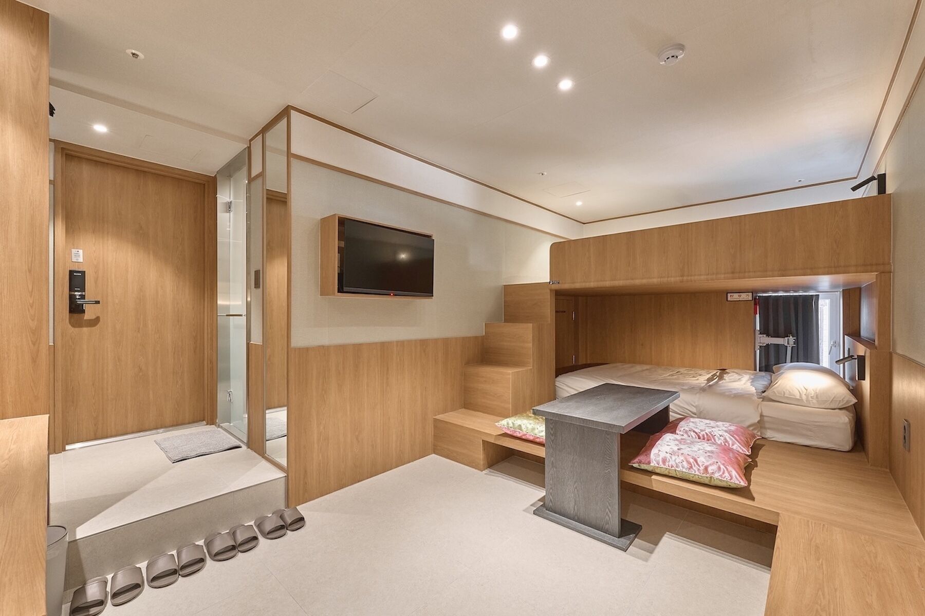 Deluxe Quadruple Room, City View | Laptop workspace, blackout drapes, soundproofing, free WiFi