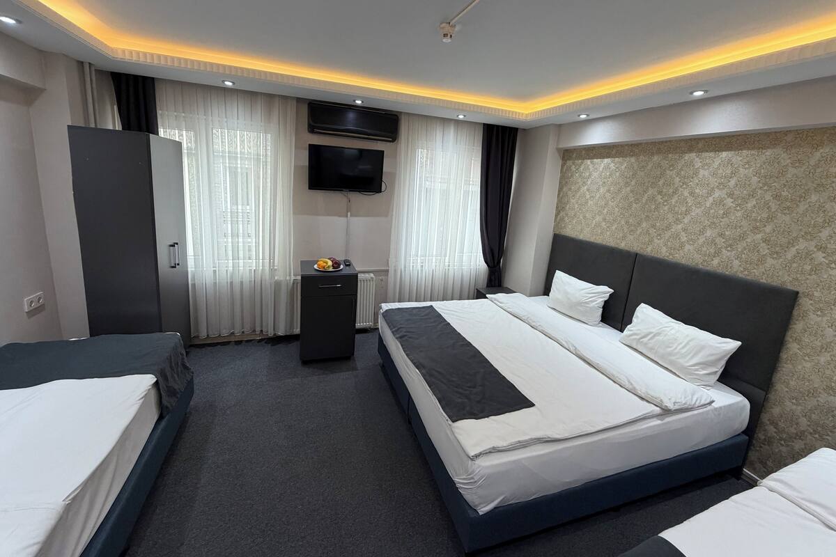 Premium Suite | Minibar, laptop workspace, soundproofing, WiFi (free)