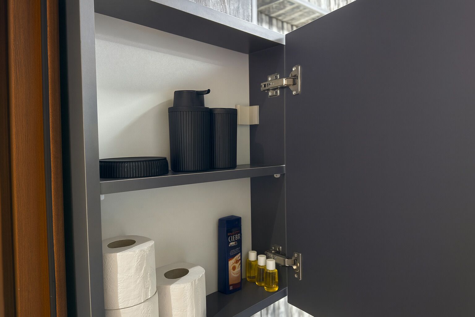 Deluxe Twin Room | Bathroom | Shower, hair dryer, towels, soap