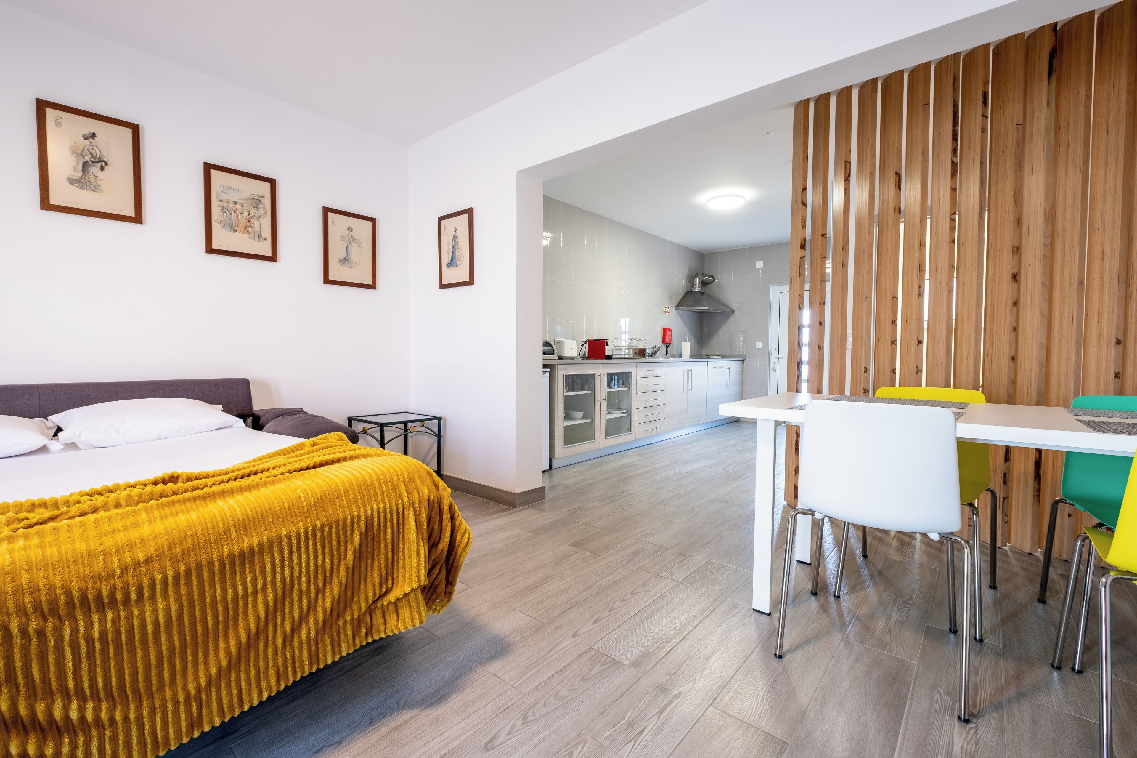 Deluxe Apartment, 1 Queen Bed with Sofa bed, Patio, Courtyard View | Living area