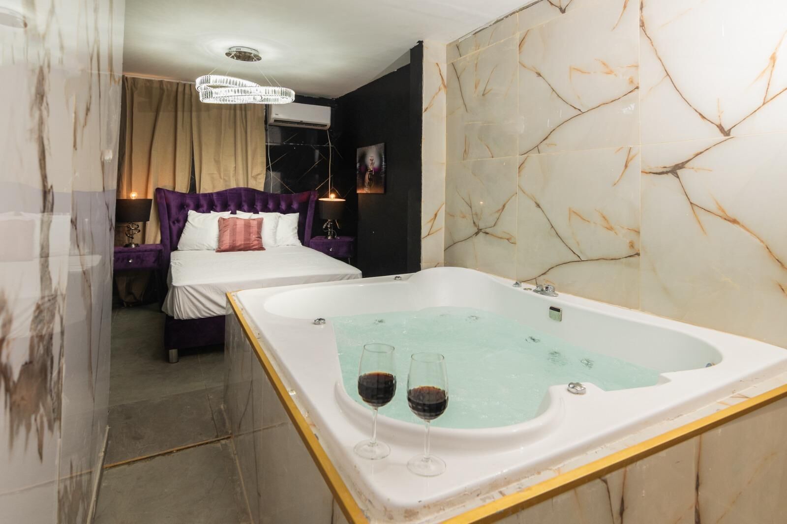 Studiosuite | Schreibtisch, kostenloses WLAN