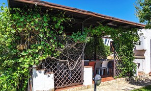 Outdoor dining - VILLA MIRTO (Geremeas)