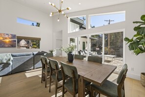 Casa superior, 6 habitaciones, hidromasaje, vista a la montaña | Servicio a la habitación