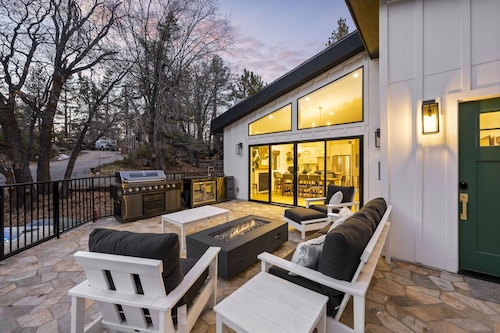 Skyline Summit Lodge