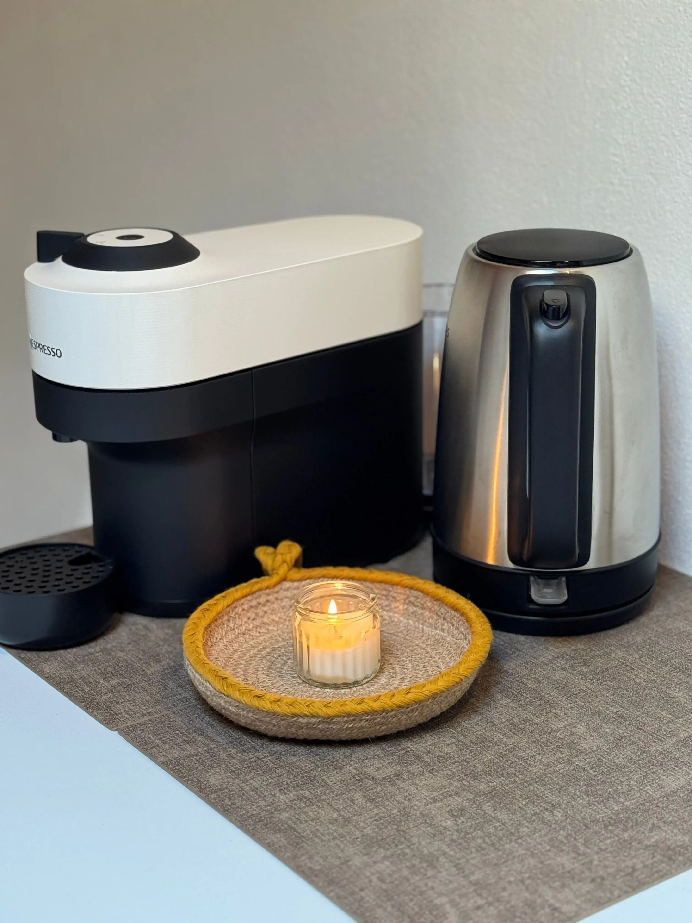 Kaffee und/oder Kaffeemaschine