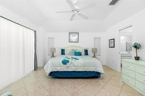 3 bedrooms, Internet, bed sheets - Spacious 3 Bed + Den 3 Bath Golf Pool Home close to Gulf (Rotonda West)