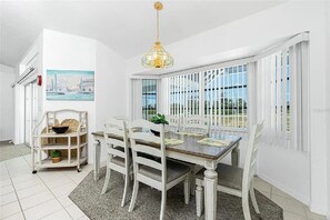 Dining - Spacious 3 Bed + Den 3 Bath Golf Pool Home close to Gulf (Rotonda West)