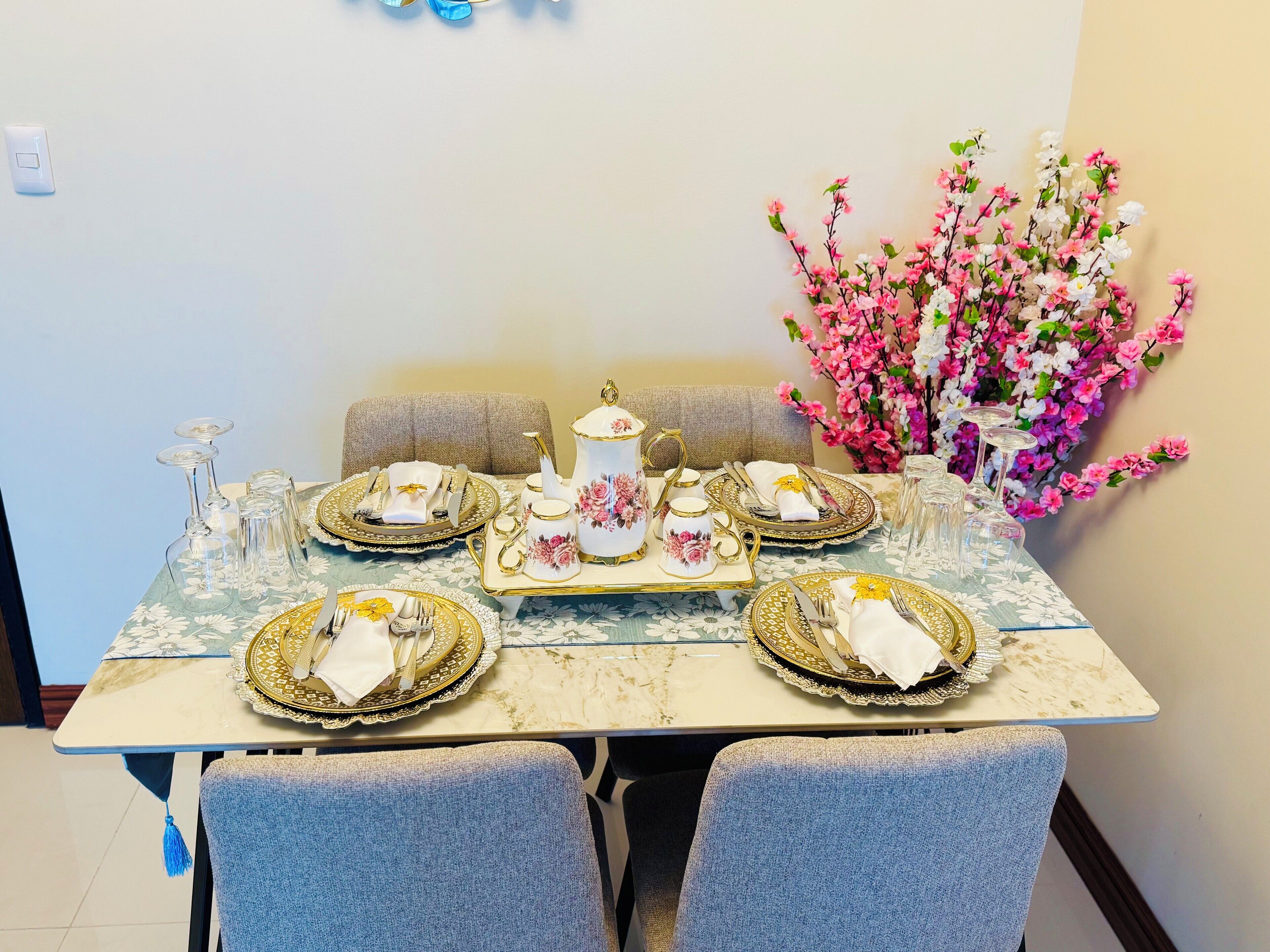 Appartement Luxe, balcon, vue baie | Salle à manger