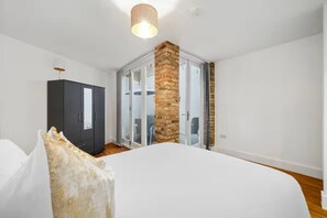 Iron/ironing board, WiFi, bed sheets - Victoria Grove Comfort & Style (London)