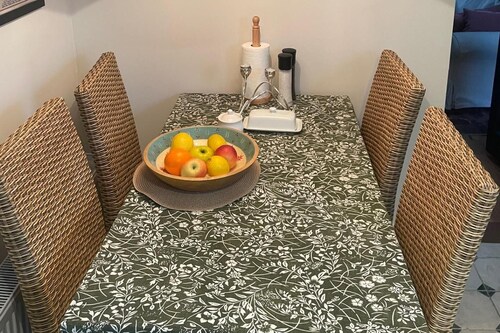 Central Dublin 2-bed House, Sleeps 4, Wifi