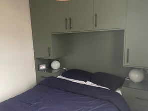 2 bedrooms, iron/ironing board, free WiFi, bed sheets - Central Dublin 2-bed House, Sleeps 4, Wifi (Dublin)