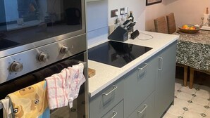 Unclassified image, 4 of 13, button - Central Dublin 2-bed House, Sleeps 4, Wifi (Dublin)