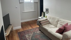 Unclassified image, 5 of 13, button - Central Dublin 2-bed House, Sleeps 4, Wifi (Dublin)