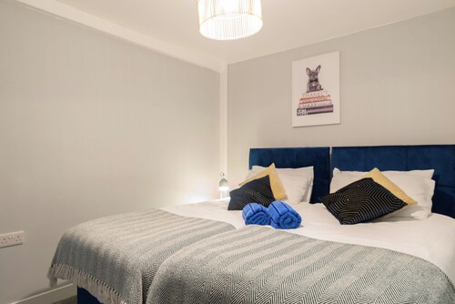 Spacious 2BED Groundfloor Flat - Easy Acess to Swansea City Centre and