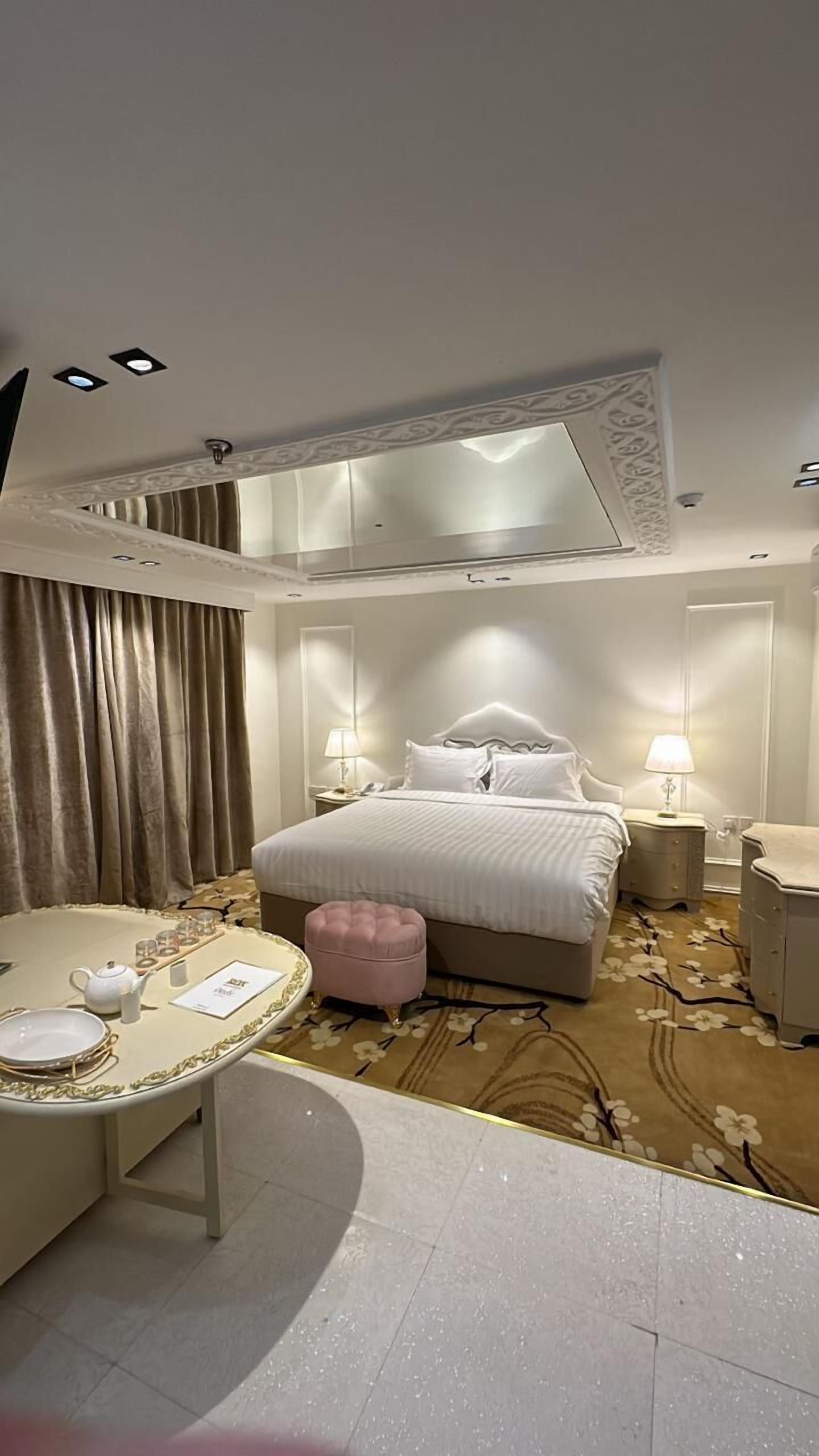 Premier Suite | Frette Italian sheets, premium bedding, down comforters, pillowtop beds