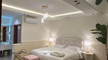 Habitación doble Deluxe | Sábanas italianas Frette, ropa de cama de alta calidad y edredón