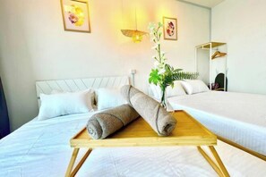 Room - J Cozy 1-5pax Trefoil Setia Alam 100Mps Wifi & TV (Shah Alam)