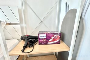 Unclassified image, 3 of 17, button - J Cozy 1-5pax Trefoil Setia Alam 100Mps Wifi & TV (Shah Alam)