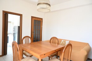 Dining - SE183 - Senigallia, comfortable three-room apartment 100 meters from the sea (Senigallia)