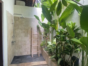 Villa, Pool View | Bathroom | Shower, towels, soap, shampoo - Villa Belhara (Seminyak)