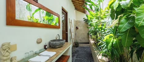 Villa, Pool View | Bathroom | Shower, towels, soap, shampoo
