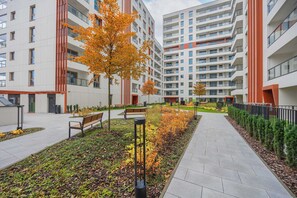 Property grounds - Elegant Apartment | Parking | Balcony (Warszawa)
