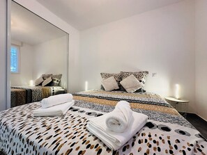 1 slaapkamer, een strijkplank/strijkijzer, gratis wifi, beddengoed