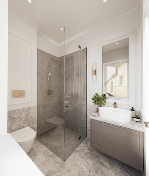 Suite | Kamar mandi | Shower, pengering rambut, handuk, dan sabun