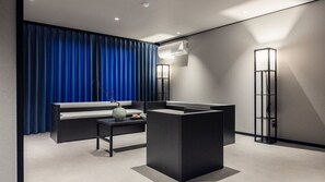 Signature Pool Suite | Premium bedding, individually decorated, blackout drapes, soundproofing - Daejeon Yuseong Nakwon Onsen Hotel  (Daejeon)