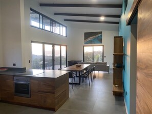 Fridge, oven, stovetop, coffee/tea maker - Casa Tres Vistas - Fantastically beautiful vacation home with sea views in Costa Rica (Guanacaste)