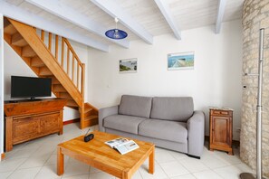 TV, mesa de pingue-pongue