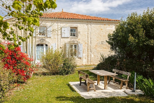 Holiday Home “Le Nid - Gîtes Les Grandes Chaumes” with Private Terrace, Garden & Wi-Fi