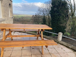 تناول الطعام بالخارج