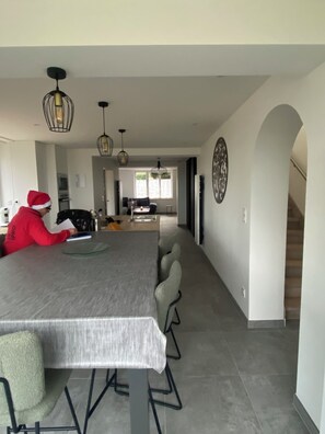 تناول الطعام