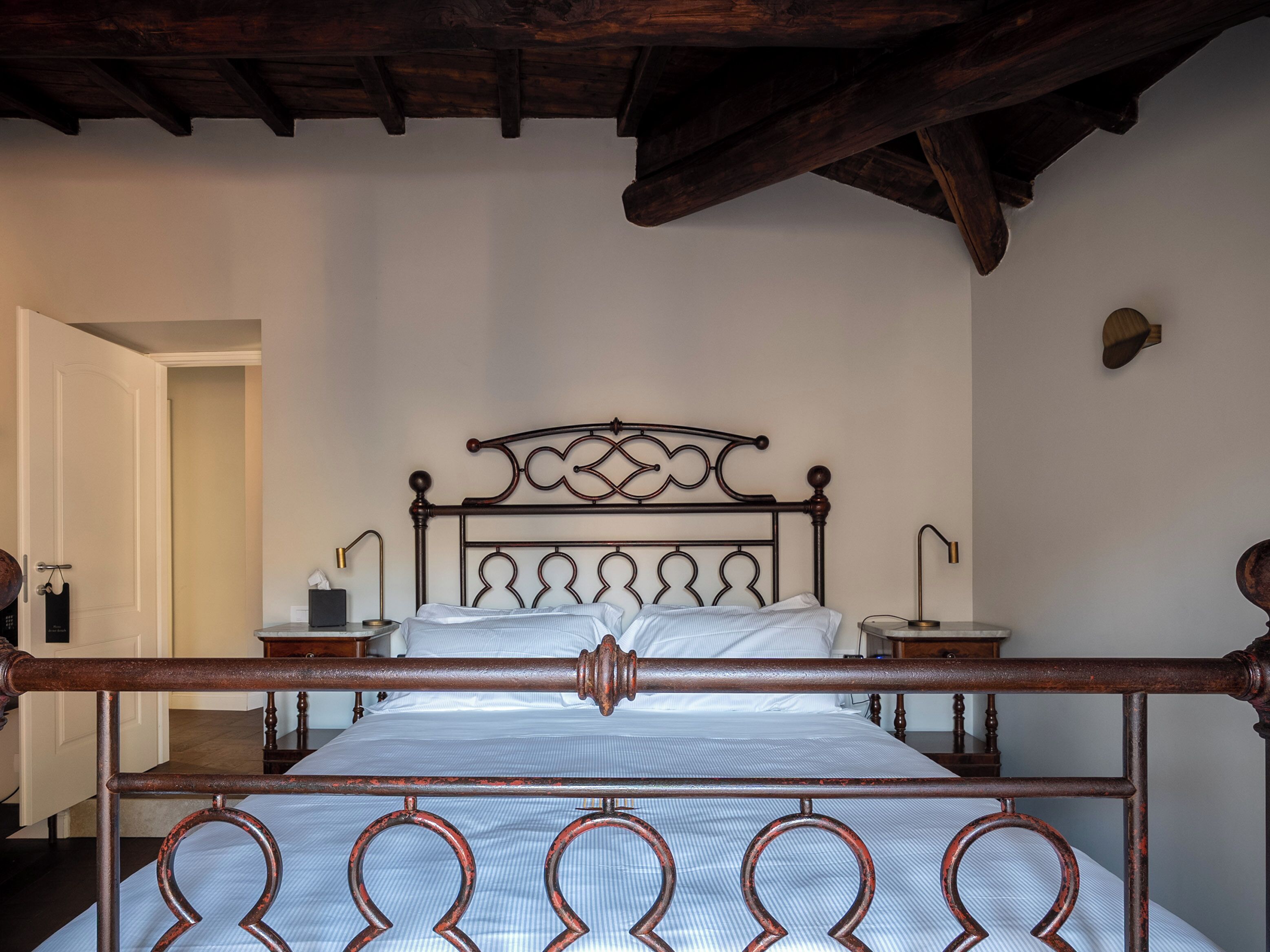 Luksussuite, fjellutsikt | Safe på rommet, skrivebord og skrivebord for bærbar PC