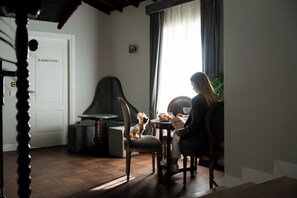 Free daily continental breakfast  - Locanda Sibilla Luxury Suites (Tivoli)