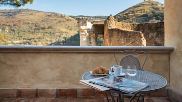 Luksussuite, fjellutsikt | Terrasse/patio