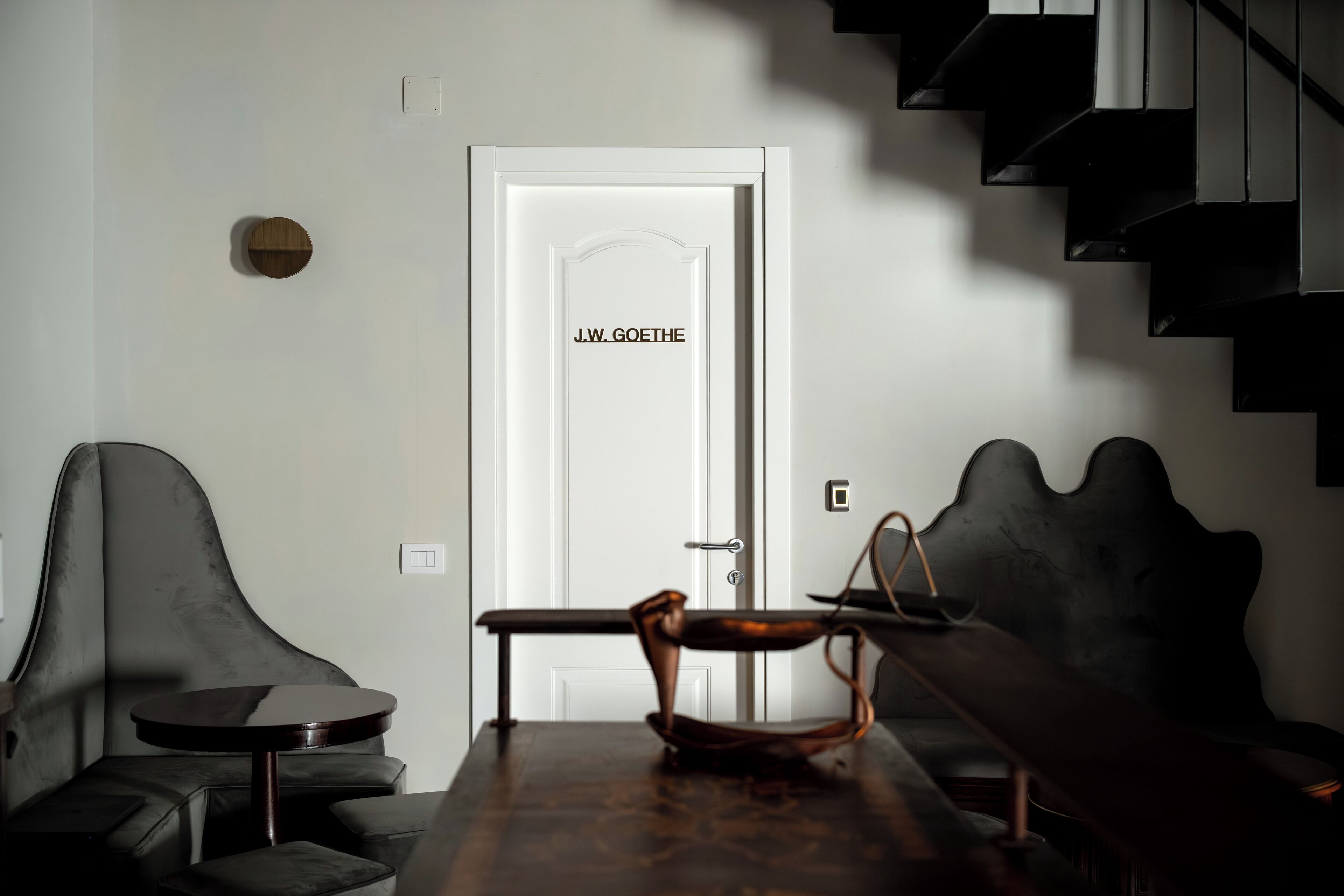 Luksussuite, byutsikt | Safe på rommet, skrivebord og skrivebord for bærbar PC