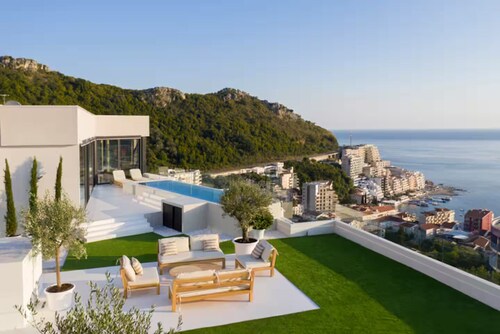 1,000 m² Penthouse Retreat in Rafailovići, Budva