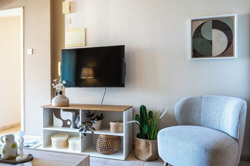 Calina - 3-BR Apt & Pool in Mackenzie