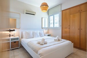 Apartment, 3 Bedrooms, City View, Poolside | Egyptian cotton sheets, premium bedding, individually decorated