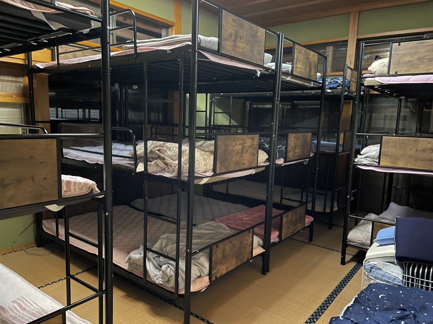 Internet, bed sheets