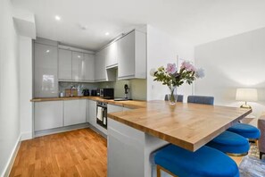 Private kitchen - Victoria Grove Light & Bright Flat (London)