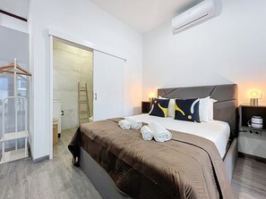 House - Santa Cruz Studio 2 by Atlantic Holiday (Santa Cruz)