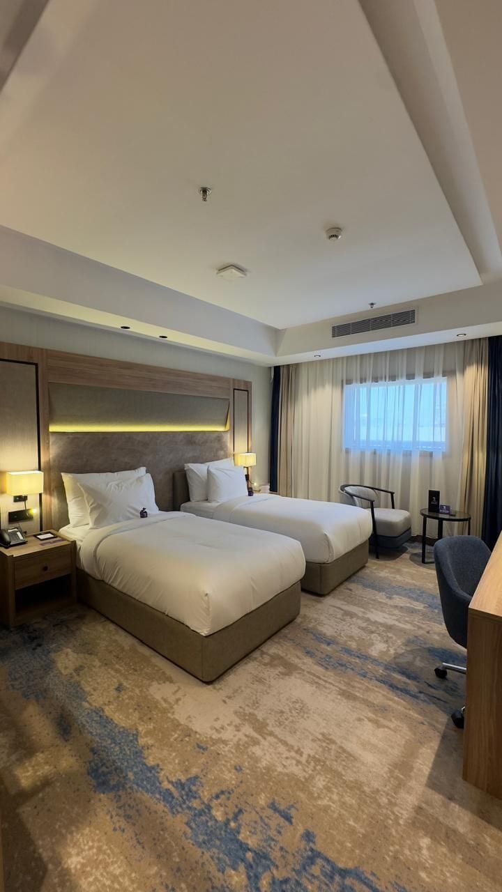 ห้องดีลักซ์ดับเบิล, วิวเมือง | ตู้นิรภัยในห้องพัก, พื้นที่ทำงานแบบใช้แล็ปท็อป, เตารีด/โต๊ะรีดผ้า